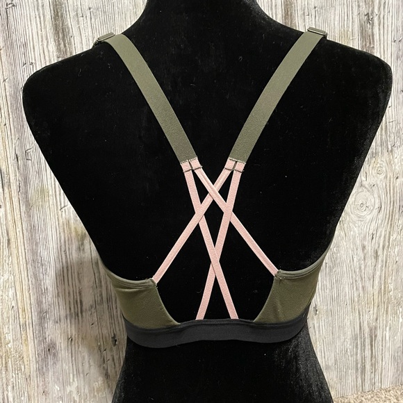 Victoria’s Secret Knockout Front-Close Sports Bra 34DD - Picture 4 of 5